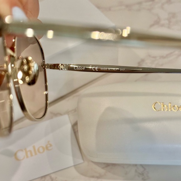 New, Unworn Chloé Nola Sunglasses: Gold Metal with Grey/Khaki Lenses - Picture 4 of 6